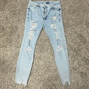 H&M distressed light wash skinny jean